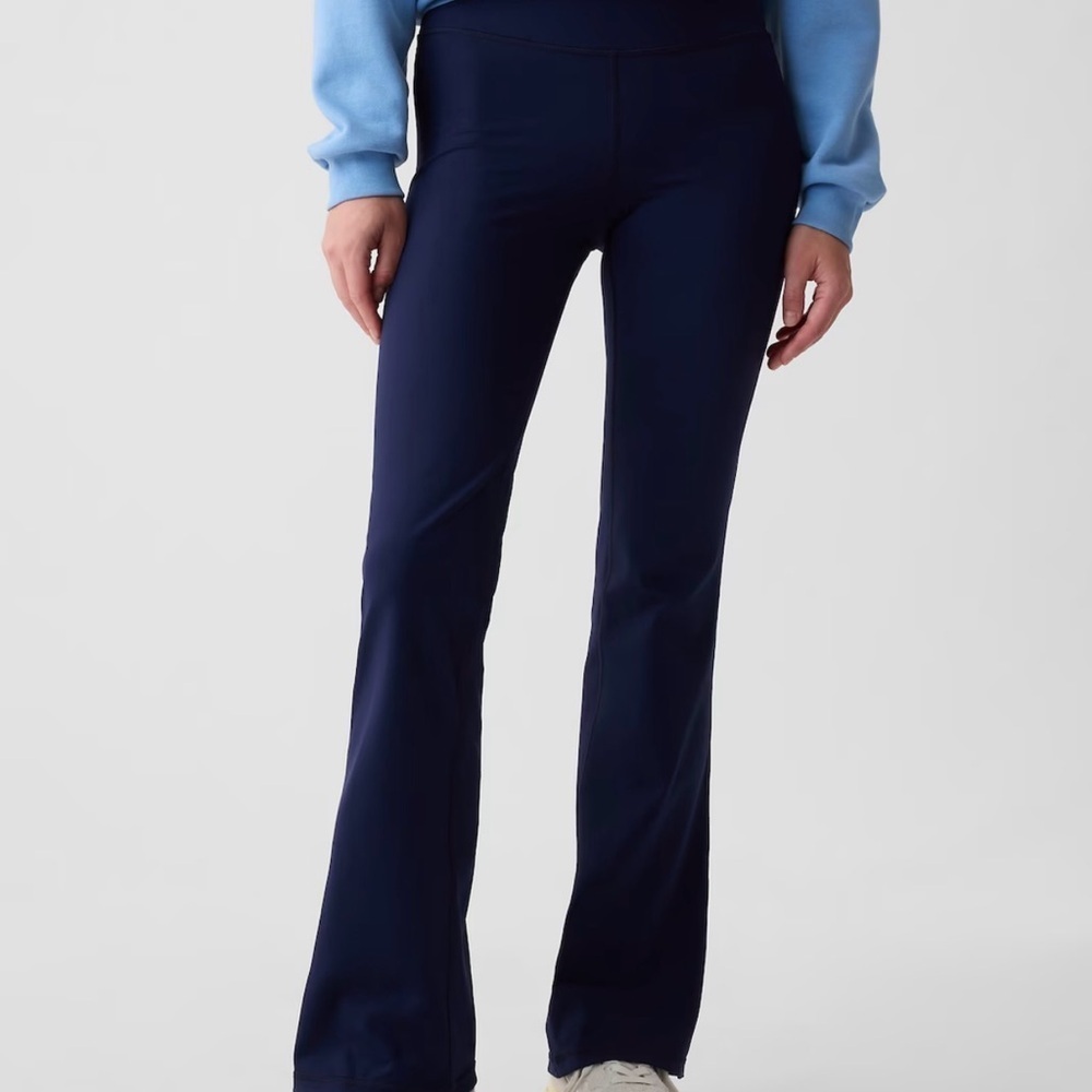 Gap GapFit Sky High Rise Power Flare Leggings Size SP - Picture 3 of 7
